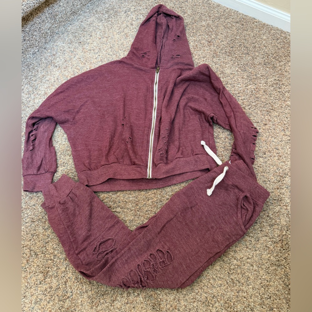 EUC - Vintage Havana - Kids Two-Piece Hoodie & Jogger Set in Maroon - 14/16